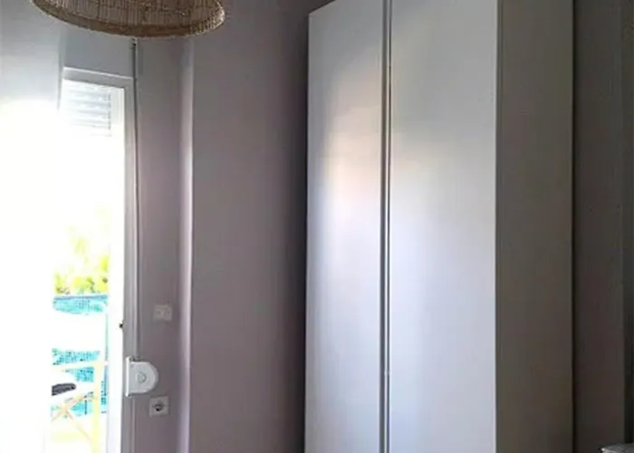 Aya Pool In Kallithea Appartamento